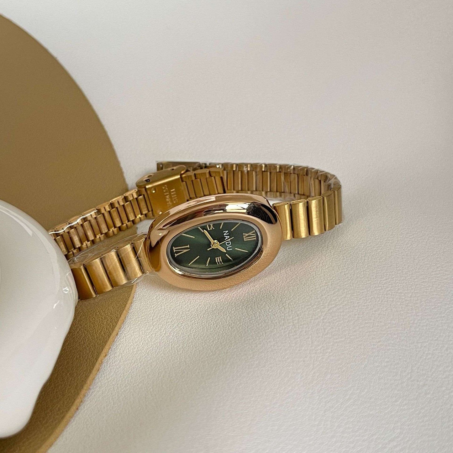 Hot Sale Women Watch Vintage Oval Dial Gold Watch Luxury Roman Numerals Steel Strap Ladies Girl Gift Wristwatch Clock Relojes