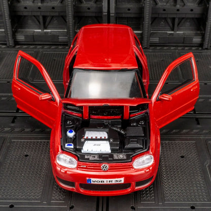 Maisto 1:24 Volkswagen Golf R32 modelo de carro em liga de metal, enfeites de coleção, brinquedos estáticos adequados para presentes de namorado.