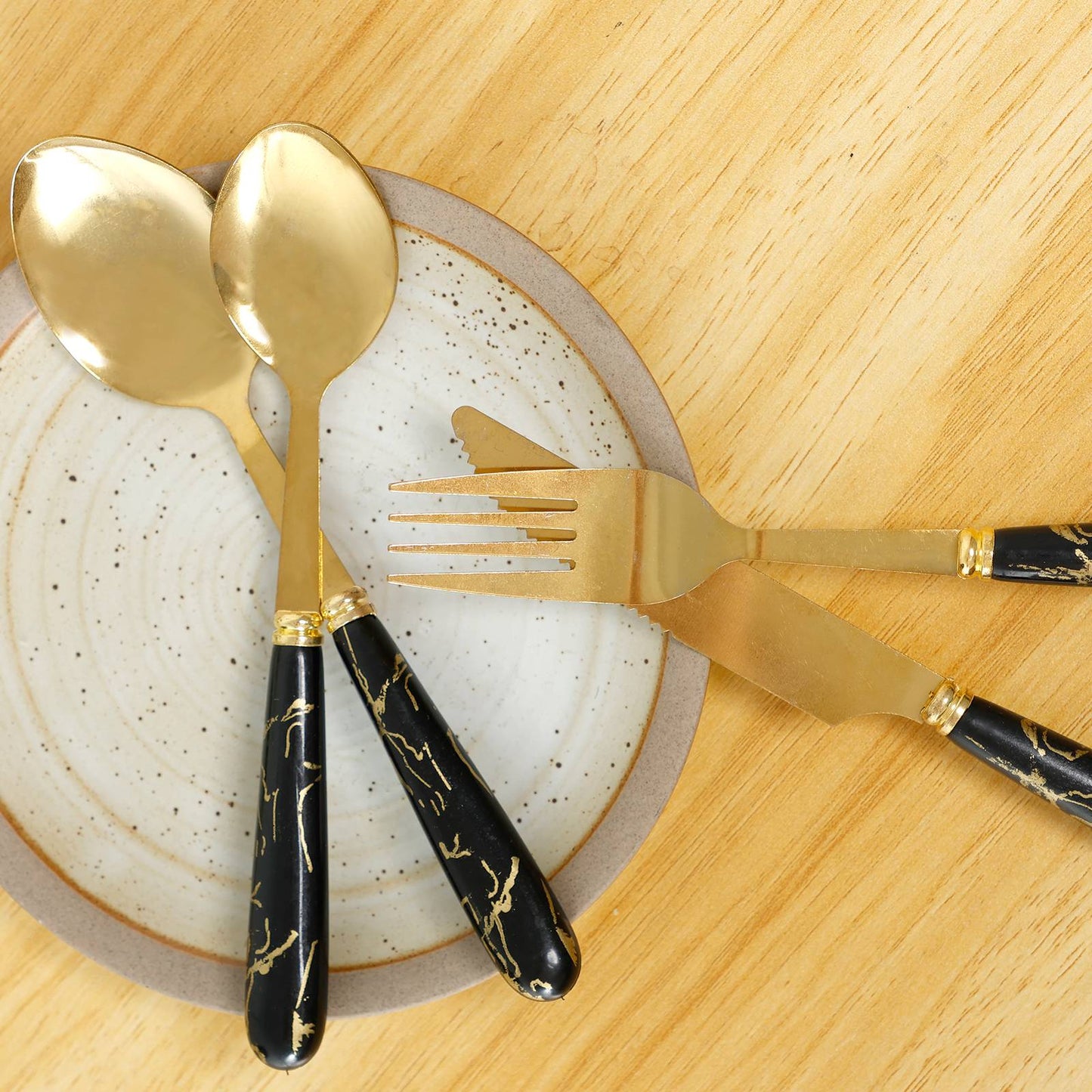 24Pcs Silverware Set with Hanging Holder Stainless Steel Flatware Set Mirror Polished Forks Knives Spoon Tableware Set for Home