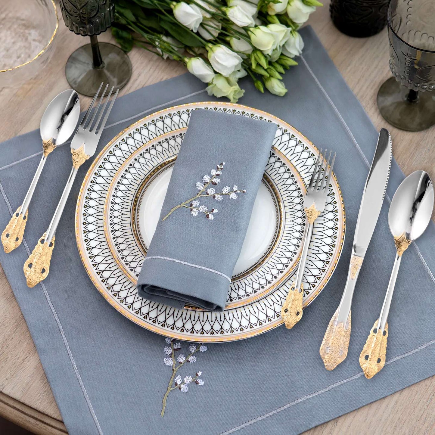 20Pcs High Quality Cutlery Set Handle Exquisite carving Stainless Steel Golden Tableware Knife Fork Spoon Flatware Set Silverwar