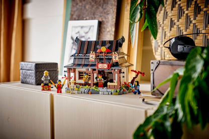 ?Pré-venda Janeiro?LEGO® NINJAGO® Ferreiro das Quatro Armas 15º Aniversário com 6 MINIFIGURAS NINJAGO para Maiores de 14 Anos 1259 Peças 71858