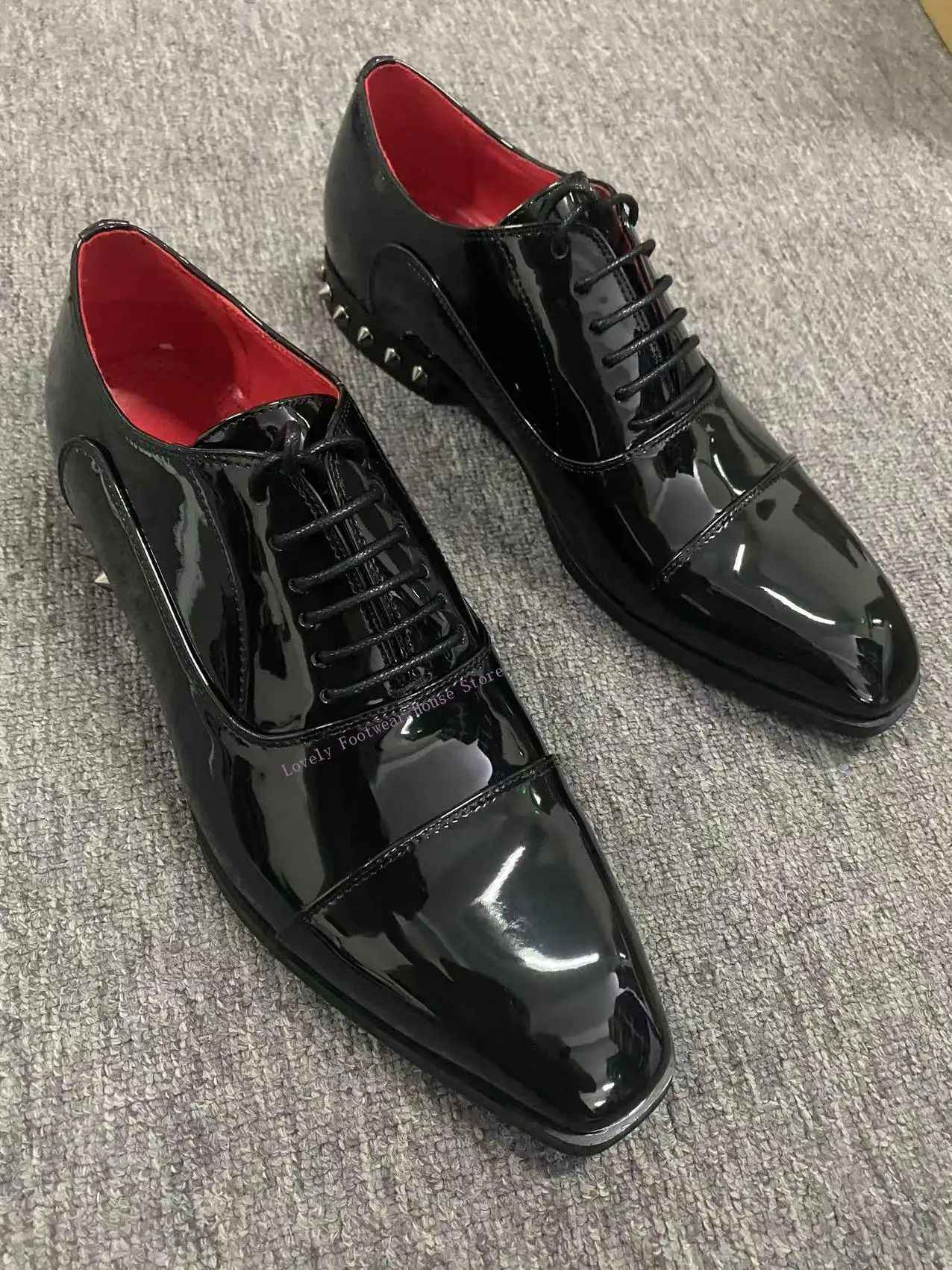 Man Fashion Genuine Patent Leather Single Soes Back Rivet Decoration Lace Up Male Round Toe Male Black Party Wedding Shoes
