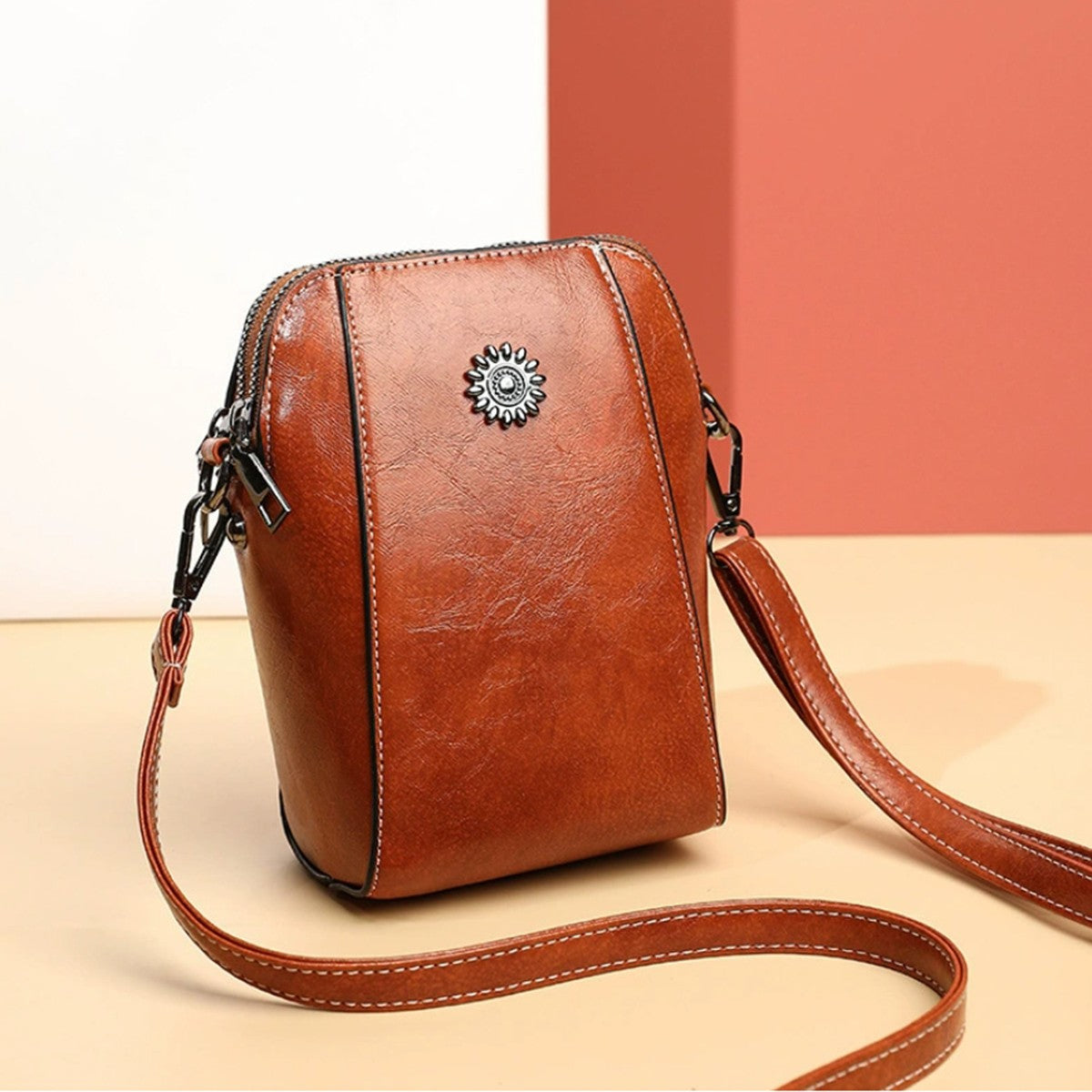 Ladies' fashionable soft leather single-shoulder bag, trendy vertical design crossbody bag, portable phone storage bag