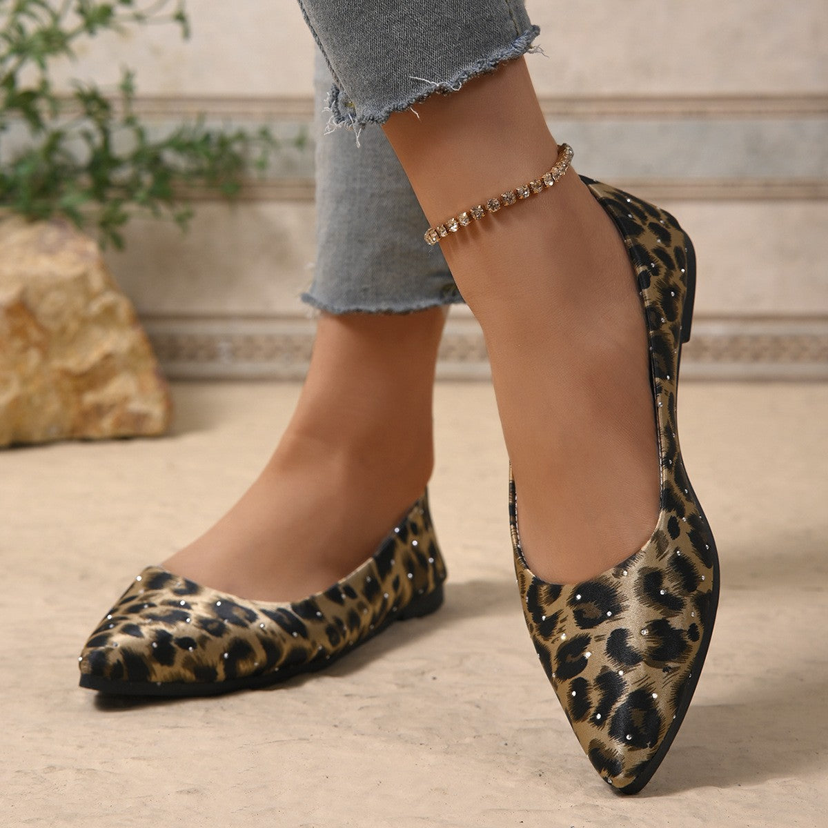 Leopard Shoes 2025 New Women Flats Woman Casual Shoes Pointe Toe Spring Summer Flat Fashion Ladies Shoes Slip-on Big Size