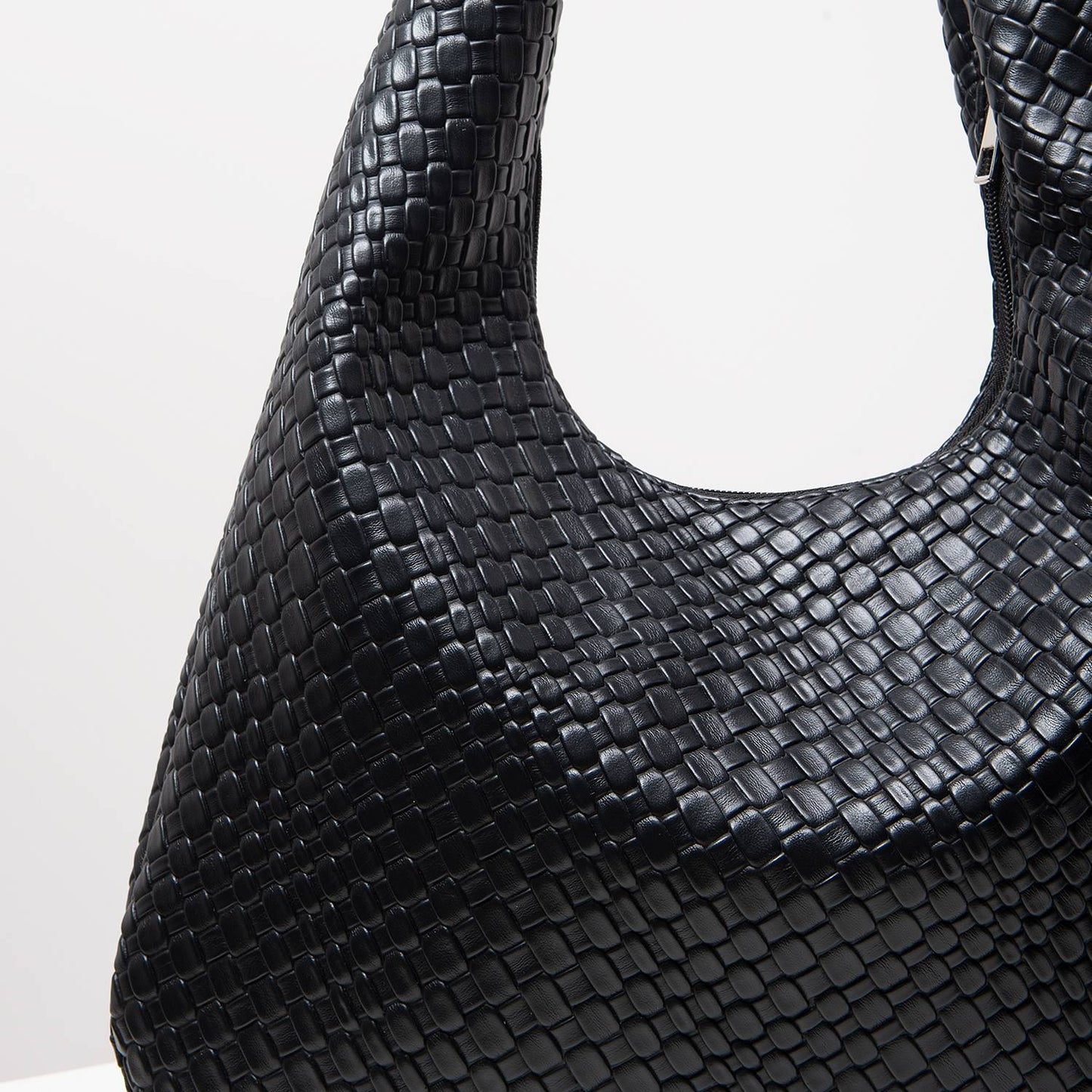 Vintage Faux Woven Leather Shoulder Bag, Women's Handbag, Large Capacity Tote Bag, Crescent Bag, Zipper Underarm Bag, Daily Commuter Bag (Random Pattern)