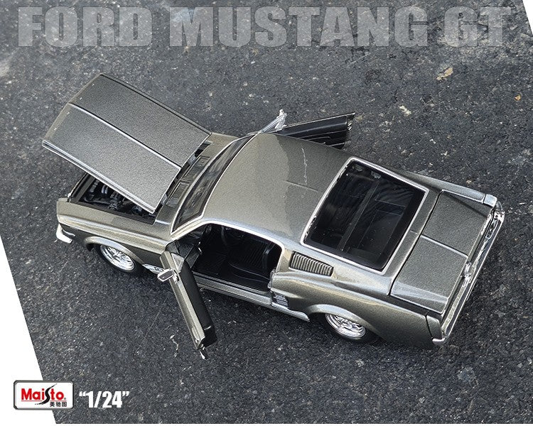 Maisto 1:24 1967 Ford Mustang GT Alloy Sports Car Model Diecast Metal Racing Vehicles Car Model Simulation Collection Kids Gifts