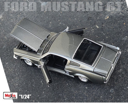 Maisto 1:24 1967 Ford Mustang GT Alloy Sports Car Model Diecast Metal Racing Vehicles Car Model Simulation Collection Kids Gifts