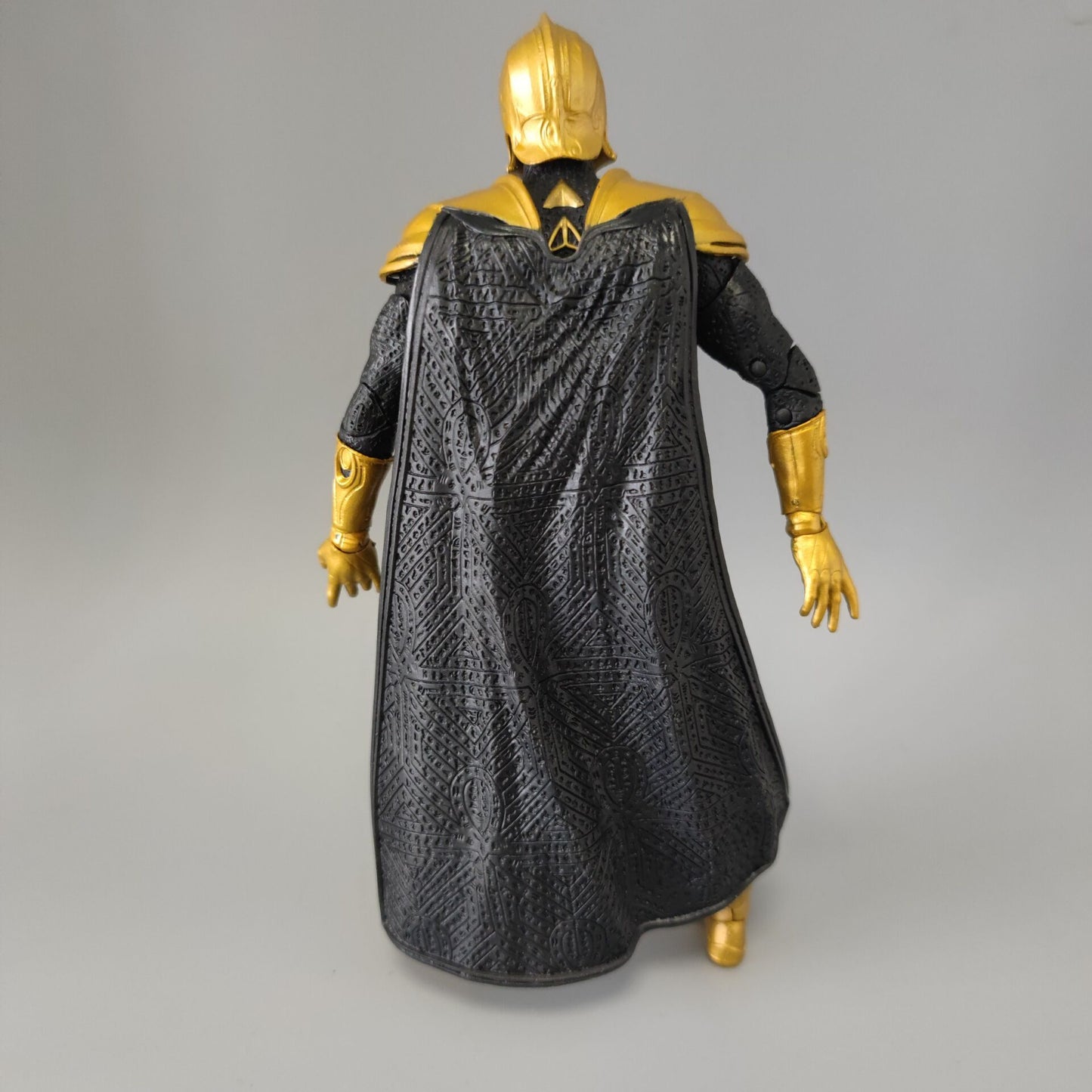 Multiverse Bat-Herói Dr.-Destino Atom Espantalho Silêncio Mulher-Maravilha Dourada 7" Boneco de Ação Solto
