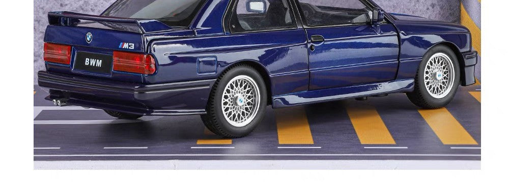 1:24 1988 BMW E30 M3 IM Liga Escala Modelo Carro Diecast Miniatura de Metal Carro Som?Luz Coleção de Carros Clássicos Brinquedo Infantil Veículo