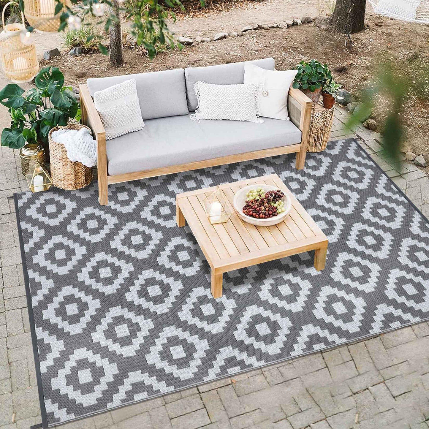 Outdoor Rug Plastic Straw Rug Modern Geometric Waterproof Rug Reversible Outdoor Floor Mat for Patio Porch Backyard Picnic Campi