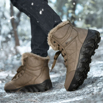 Botas de Neve de Inverno 2025 Masculinas Sapatos Outdoor Cano Alto Cadarço Antiderrapante Botas de Tornozelo Quente Confortáveis Pelúcia Sapatos Casuais Masculinos