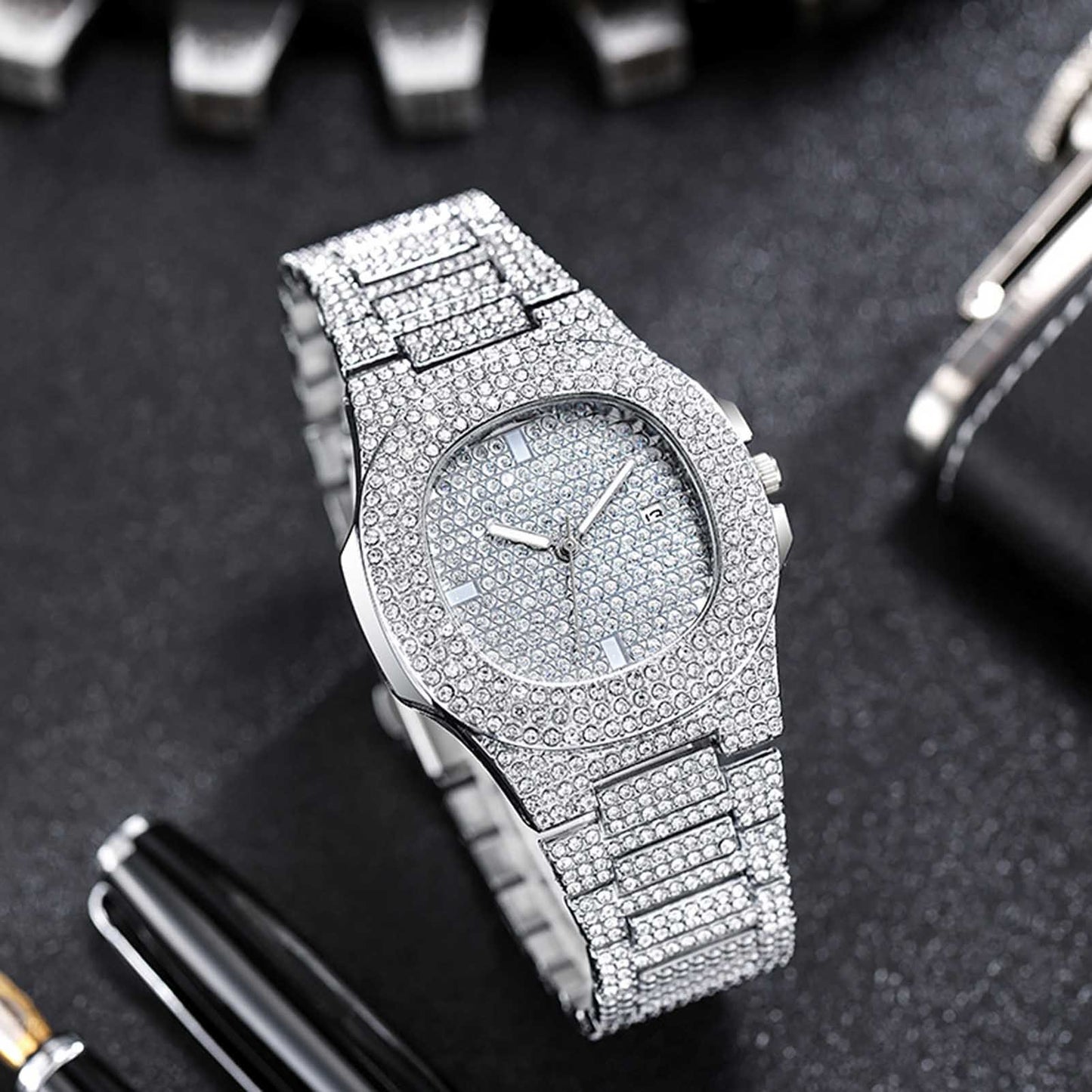 Hiphop Full Diamond Square Quartz Watch for Men Women Luxurious Stainless Steel Strap Rhinestone Studded Dial