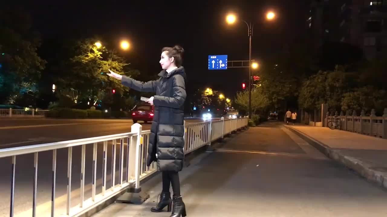 Women Autumn Winter Cotton Coat Korean Loose Long Cotton Padded Jacket Warm Thicken Hooded Parkas Coat 2025 New Women Outwear