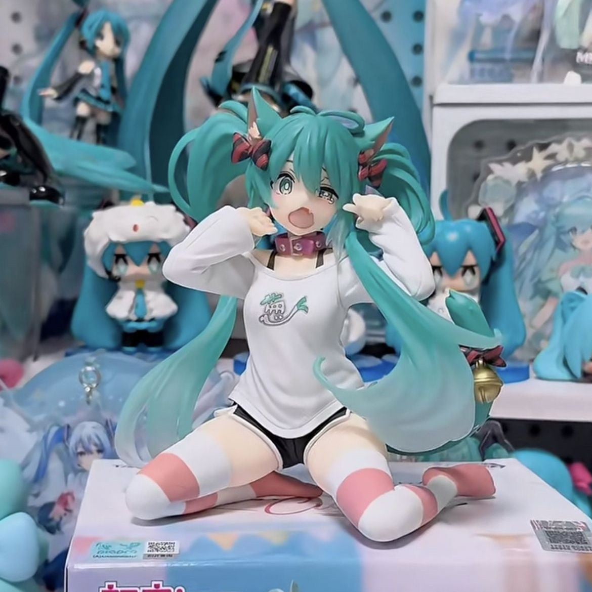 2026 ** 12cm Anime Hatsune Miku Action Figure with Cat Ear Long Sleeve Clothes PVC Model Toy for Children Gift Collectible
