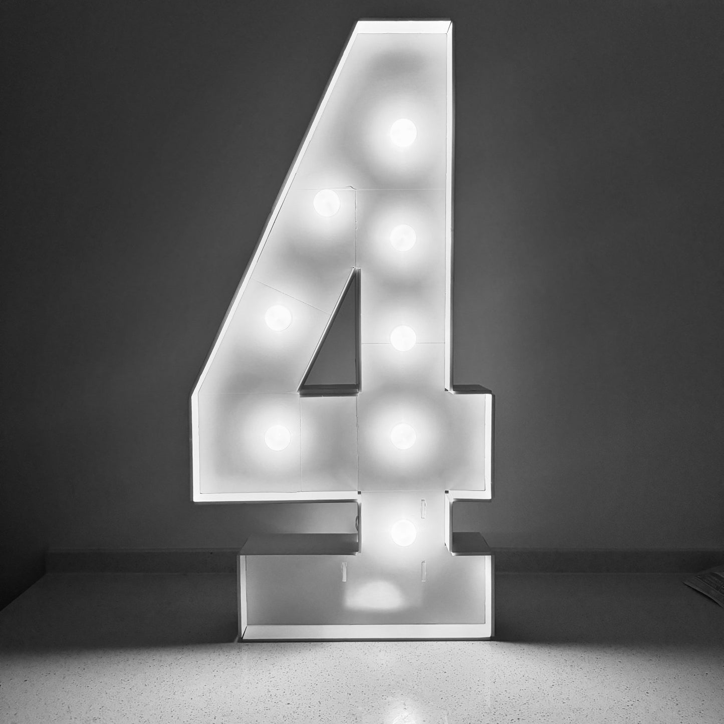 1/2 Pc 73cm/28.7inch Light Up Digital Marquee Frame White Lights KT Board Number 0-9 KT Board With Bracket Party Decorative
