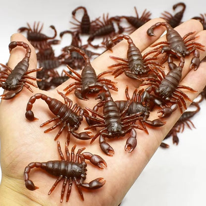 12/24pcs Halloween Simulation Bug Cockroach Spider Centipede Scorpion Plastics Prank Bug Funny 2025 Halloween DIY Decoration