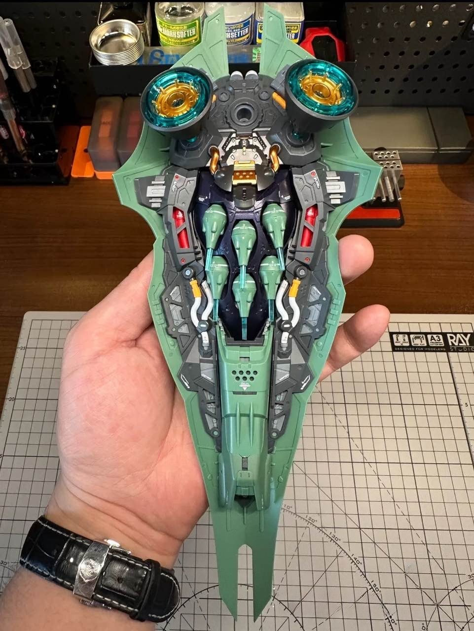 NOVA 1/100 AXIS MODEL WORKS Kshatriya Osirisaerial Dominator Action Figure Lâmpada Luminosa Montada Gk Figure Modelo Colecionável