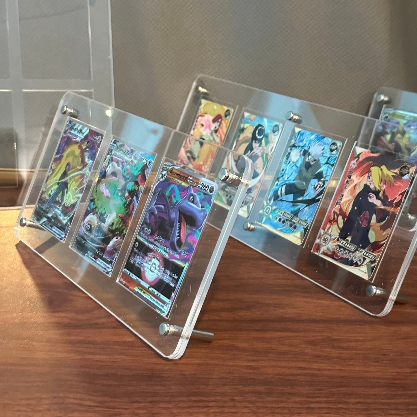 Expositor de acrílico transparente de 1-12 compartimentos Protetor à prova de poeira Porta-retratos para cartas TCG de Pokémon NARUTO One Piece