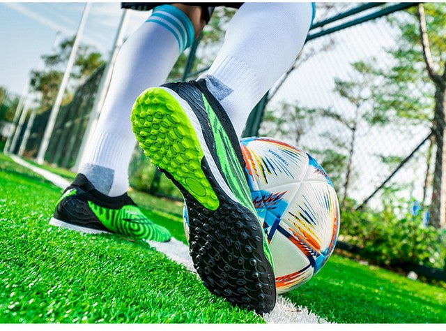 New Men Soccer Shoes Grass Professional Training Football Shoes Society Cleats Football Field Boots Fast Indoor Sneaker Non Slip