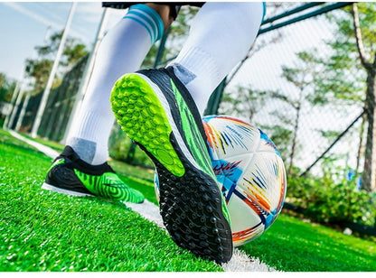 New Men Soccer Shoes Grass Professional Training Football Shoes Society Cleats Football Field Boots Fast Indoor Sneaker Non Slip