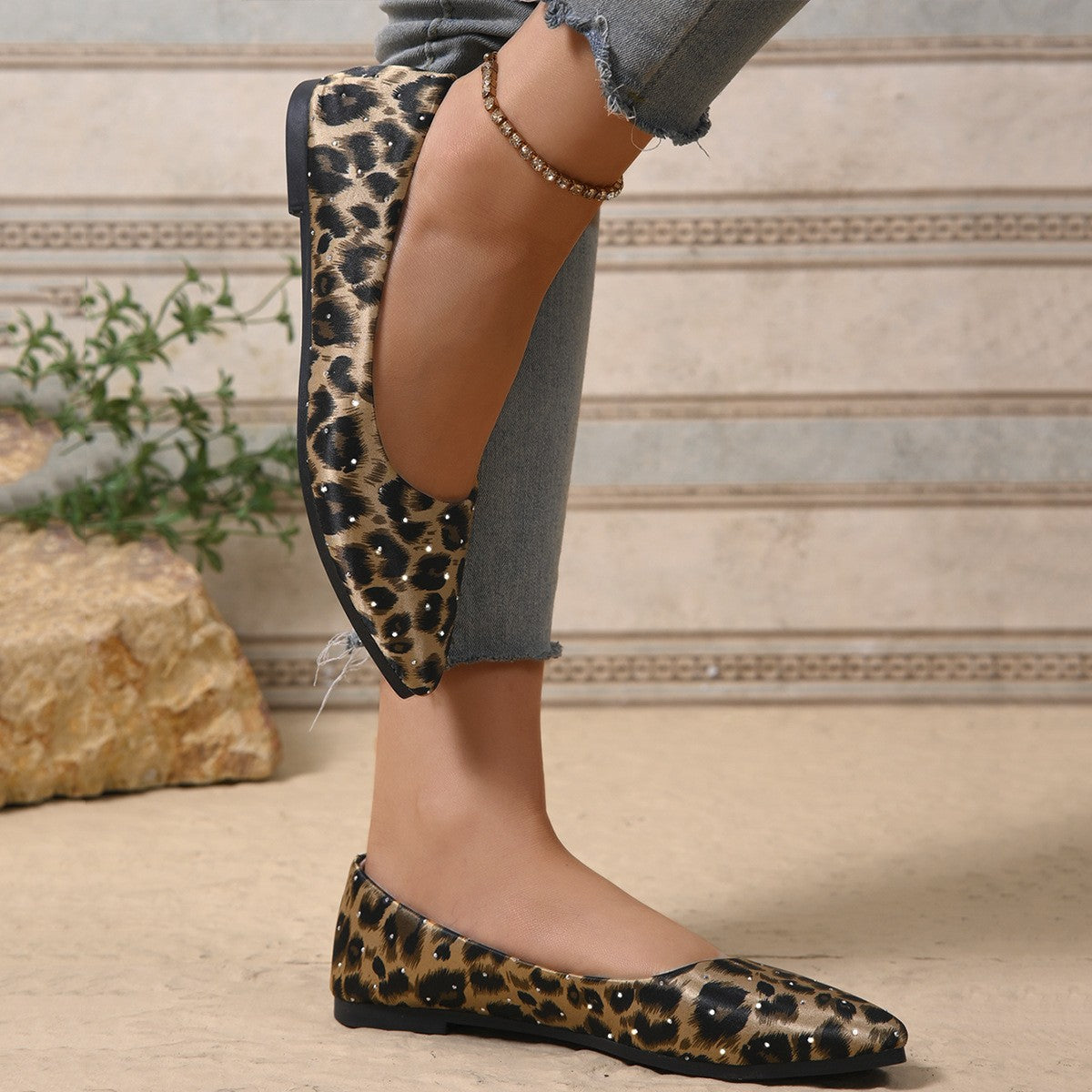 Leopard Shoes 2025 New Women Flats Woman Casual Shoes Pointe Toe Spring Summer Flat Fashion Ladies Shoes Slip-on Big Size