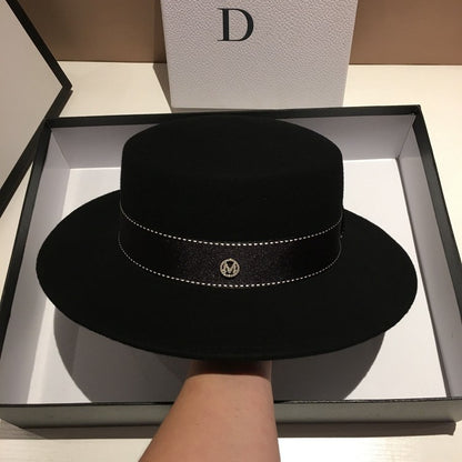 Chapéu Fedora de Lã com Aba Larga e Topo Chato nas Cores Neutras Preto e Branco para Uso Casual Unissex de Outono Inverno Masculino e Feminino