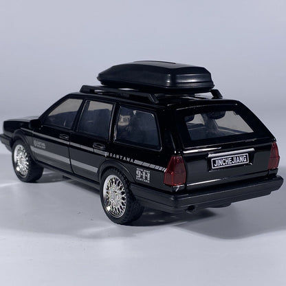 Miniatura Santana Quantum VolksWagenwerk Escala 1:32 em Liga Metálica, Decoração de Carro, Presente Criativo para Amigos, Brinquedo com Som e Luz