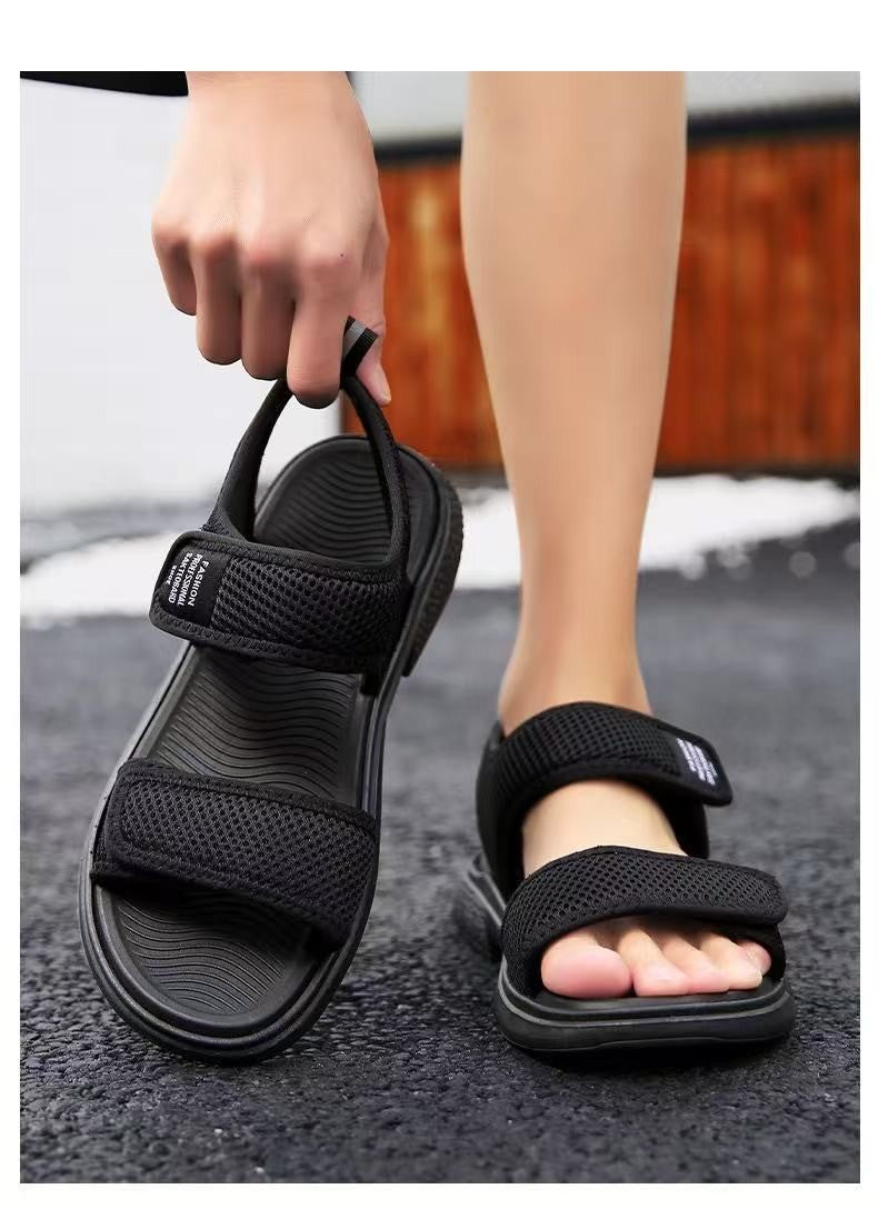 A Pair of Summer Non-Slip Men's Sandals, Casual Outdoor Soft-Soled Business Beach Shoes, Simple and Versatile Men's Shoes