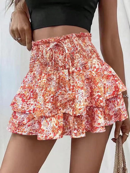 Spring and summer new small floral fashion women's shorts with a drape effect, versatile casual skirt pants.