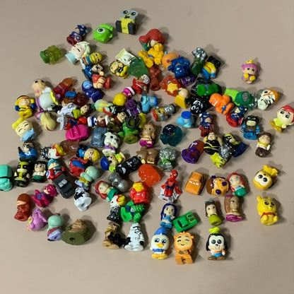 Escolha aleatória 10/25/50pçs Squinkies Mini Bonecos de Borracha Marvel Universe Super-Heróis DC Comics Princesas Disney Pixar Mini Brinquedos