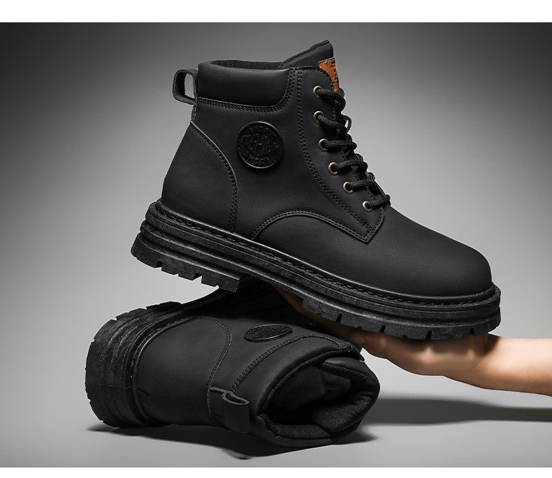 Botas masculinas de cano alto para as quatro estações, sapatos de trabalho ao ar livre antiderrapantes e confortáveis, botas amarelas de couro casuais britânicas da moda