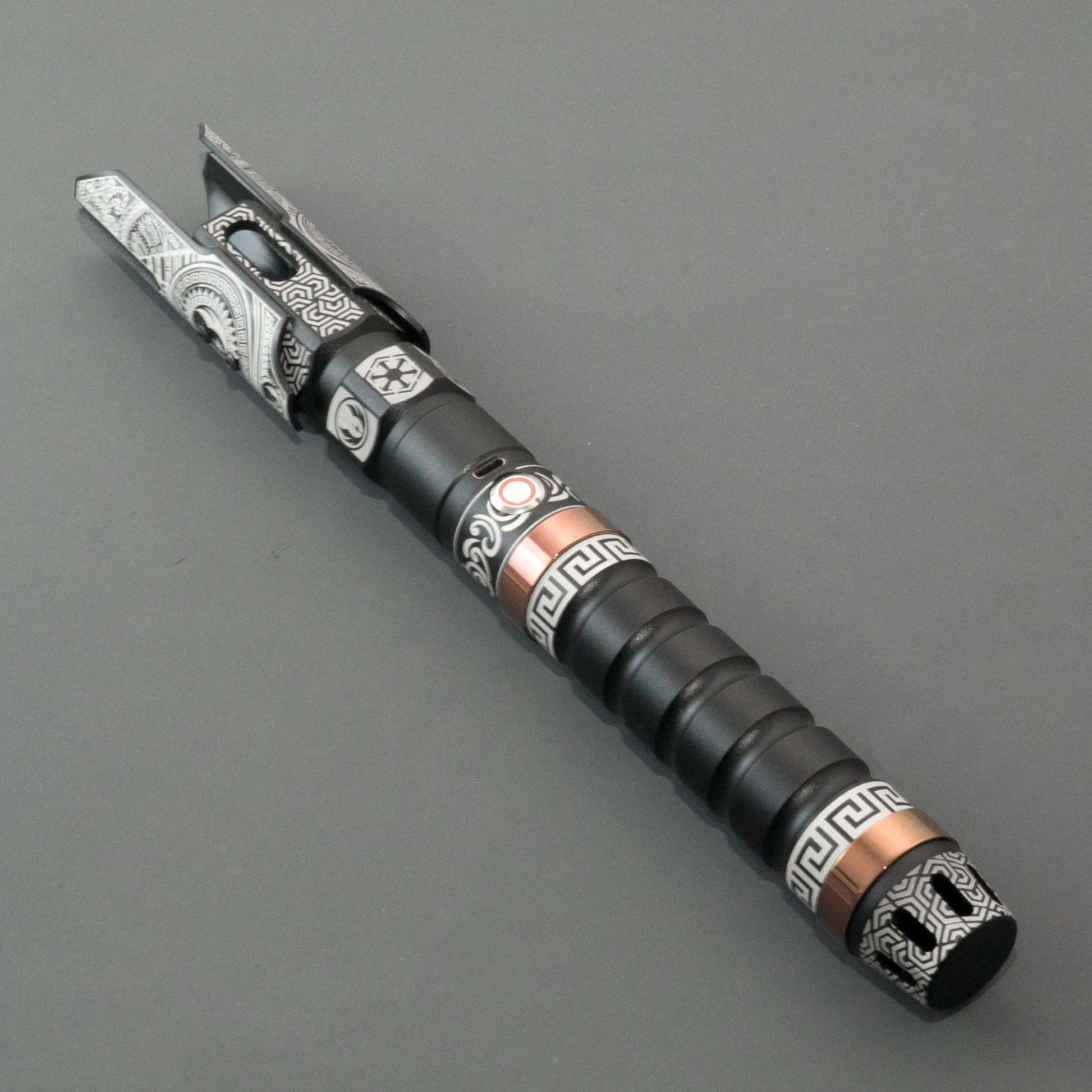 Metal Hilt Force Heavy Dueling New carved design Lightsaber Sensitive Smooth Swing Infinite Color Changing with 28 Sound Fonts
