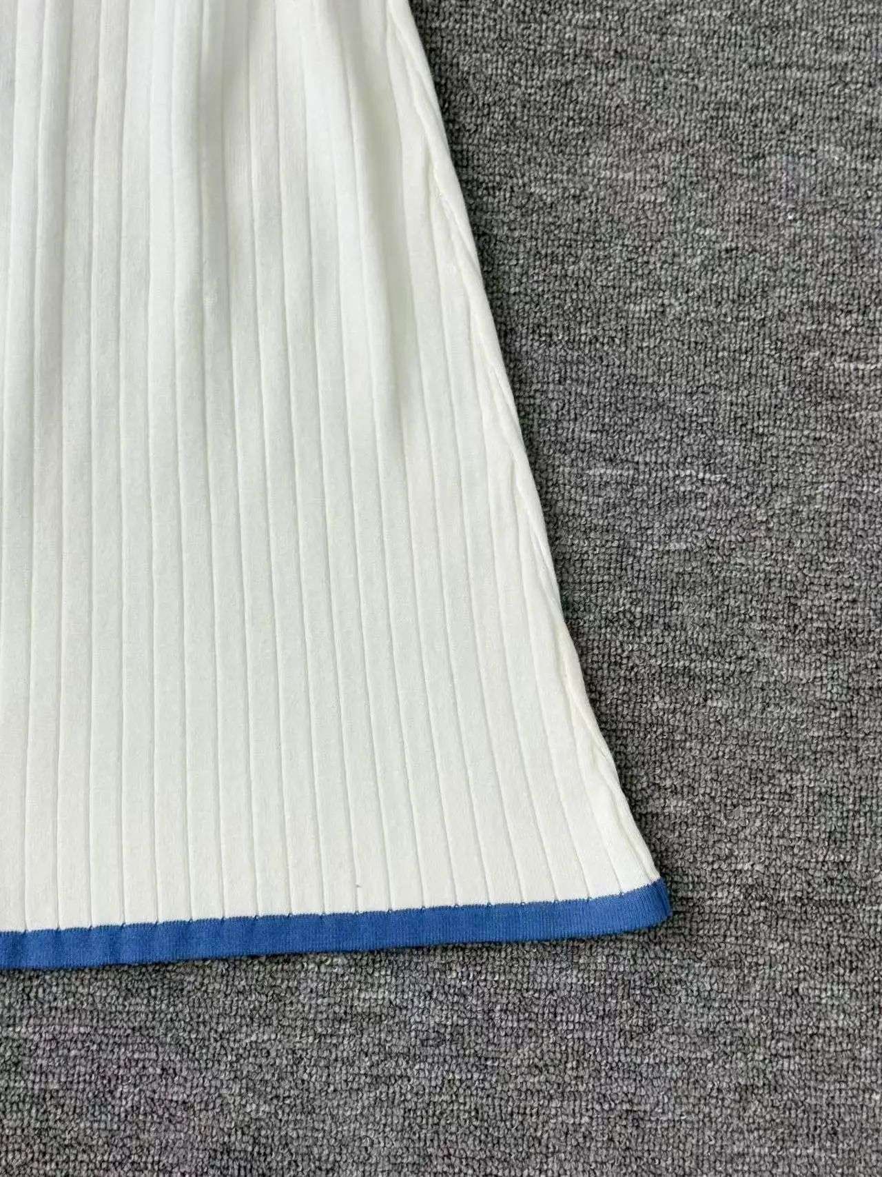 2025 Women's Knitted Dress Chic V-Neck Knit Dress for Women - Elegant Slim Fit Office to Weekend Style Fall Winter Sweater Dress