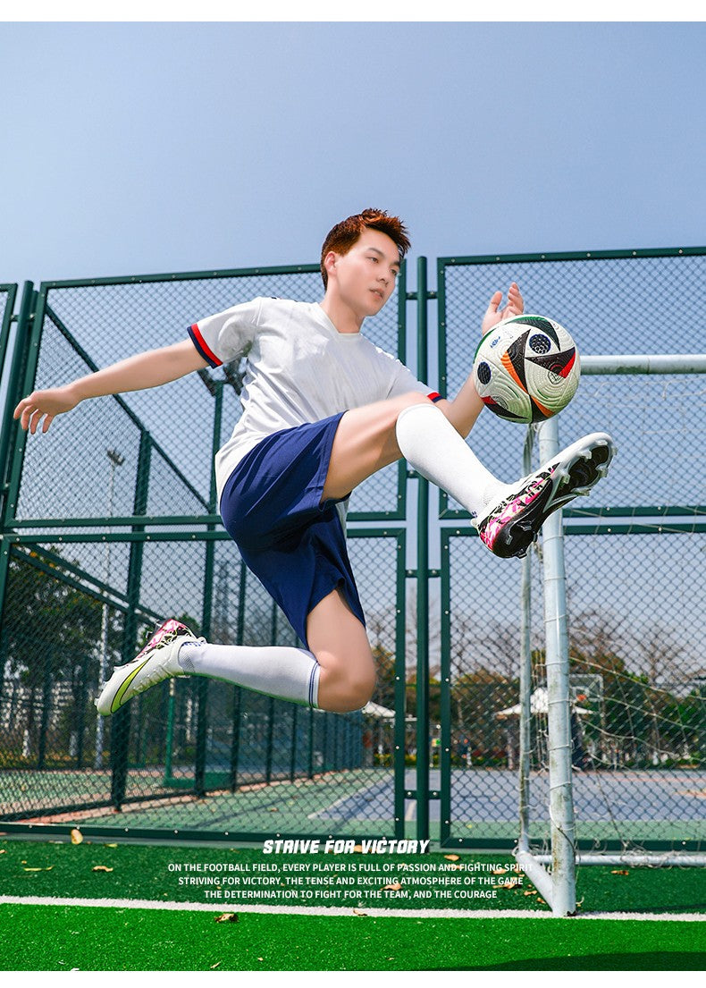 New Men Football Boots Training Long Spikes Soccer Shoes Sneakers Original  Drop Shipping Futsal Cleats Match Ultralight Indoor