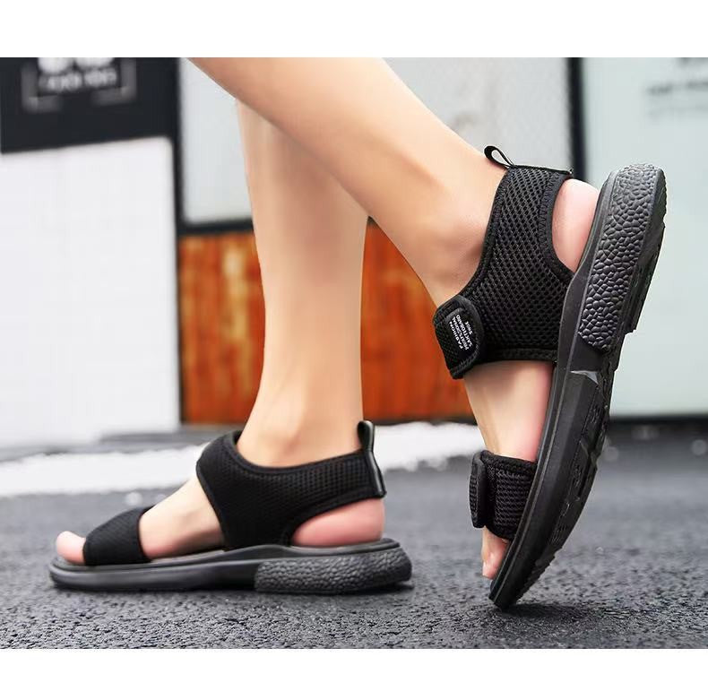 A Pair of Summer Non-Slip Men's Sandals, Casual Outdoor Soft-Soled Business Beach Shoes, Simple and Versatile Men's Shoes