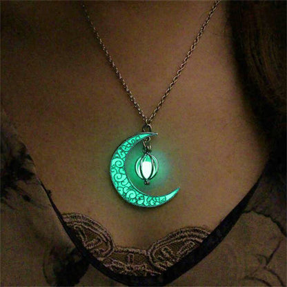 Colar com Pingente de Lua Luminosa para Meninas Adolescentes Colar Gargantilha Brilha no Escuro Joias Presentes ????????