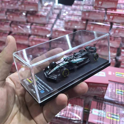 Novidade em Estoque Bburago 1:64 Série F1 2025 Ferrari SF25 Miniatura Liga 2025 Edição CTE Caixa Acrílica Modelo de Carro Brinquedos F1 Presente Infantil