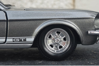 Maisto 1:24 1967 Ford Mustang GT Alloy Sports Car Model Diecast Metal Racing Vehicles Car Model Simulation Collection Kids Gifts