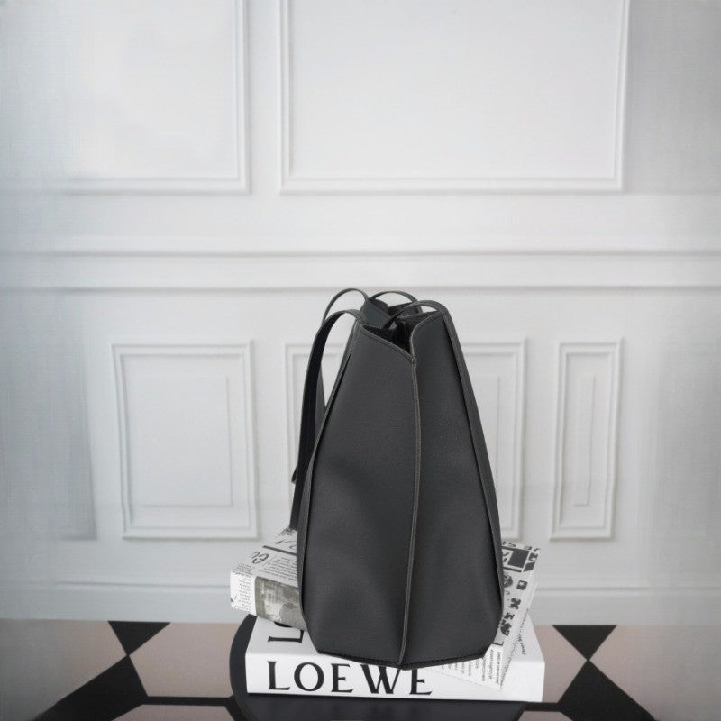 Women's Large Capacity Lightweight Tote Bag Elegant Black Synthetic Shoulder Bag, Spacious Work Travel Handbag for Everyday Use