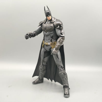 Boneco de Ação DCC Collectibles Ark-ham Knight Bat-Hero Armored 7" Sem Embalagem