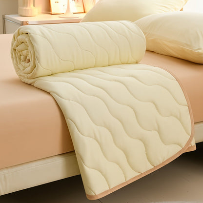 Cozy Floral Flannel Throw Blanket Soft Machine Washable All-Season Comfort with Cute Pink Strawberry Flower Design