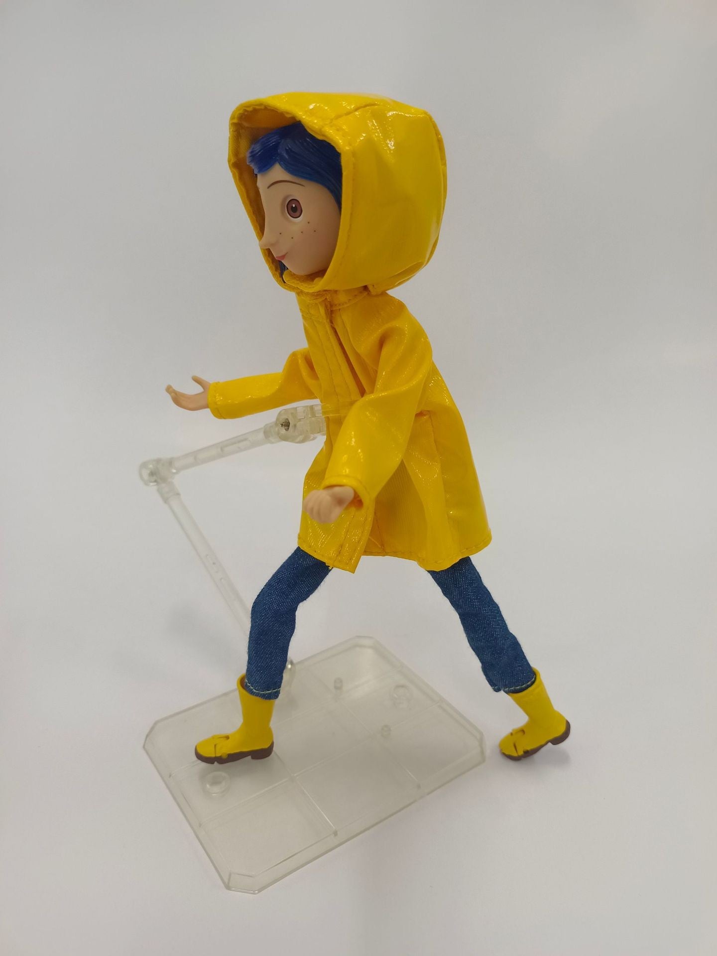 Neca Anime Coraline Doll Articulated Anime Figure Raincoat Sweater In Striped Shirt Toy La Girl Decoration Model Bithday Gifts