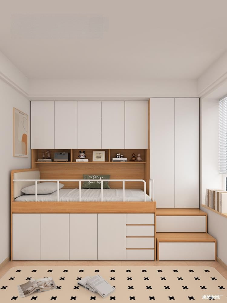 Cama de tatame infantil com baú, armário e estrado alto para quarto pequeno
