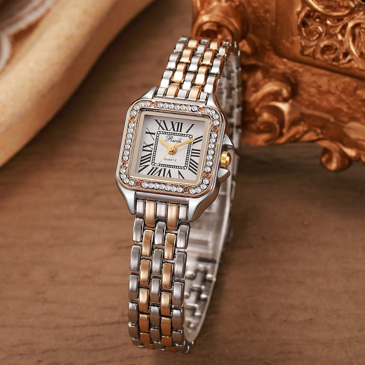 New fashion casual alloy steel with diamond bracelet for ladies quartz watch for Christmas and Halloween gifts