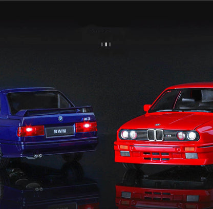1:24 1988 BMW E30 M3 IM Liga Escala Modelo Carro Diecast Miniatura de Metal Carro Som?Luz Coleção de Carros Clássicos Brinquedo Infantil Veículo