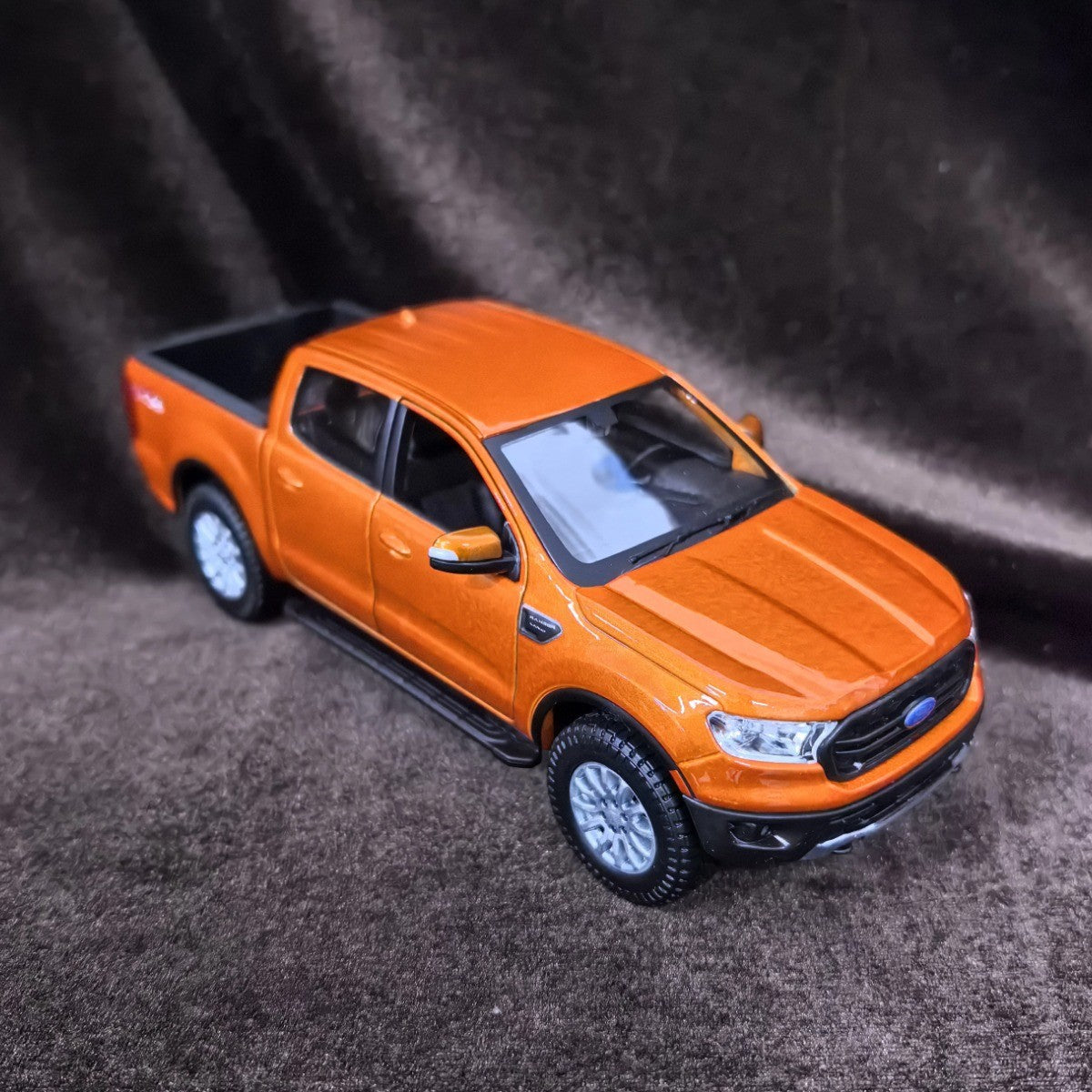 Bburago Edição Limitada 1:27 Modelo de Carro Ford Ranger 2019 Picape, Réplica em Miniatura de Veículo de Luxo, Figura de Brinquedo para Crianças, Presente de Natal