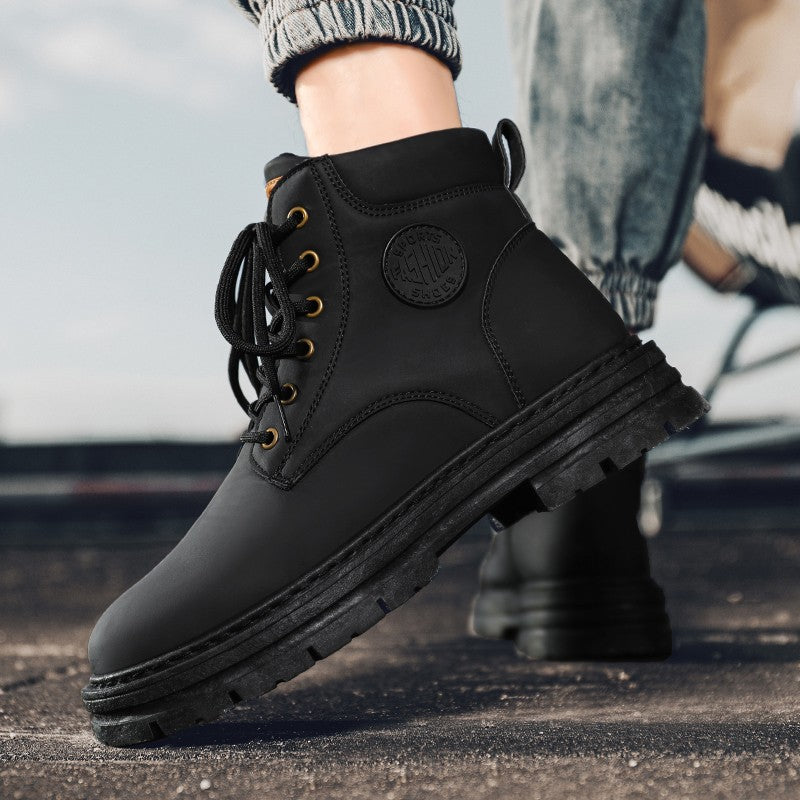 Botas masculinas de cano alto para as quatro estações, sapatos de trabalho ao ar livre antiderrapantes e confortáveis, botas amarelas de couro casuais britânicas da moda