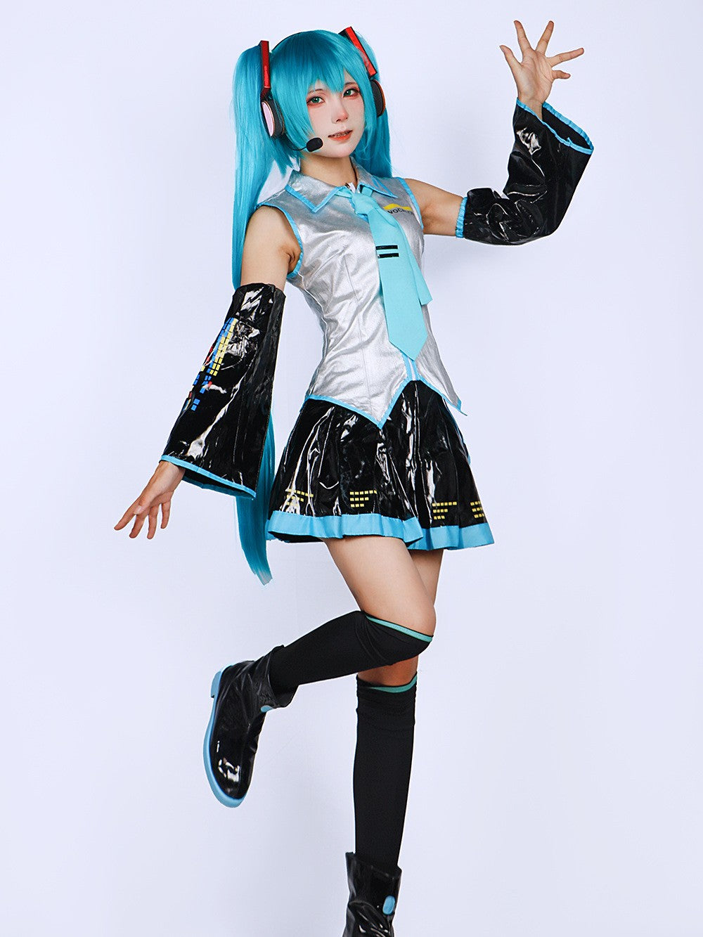 Miku Cosplay Costume Full Set Silver Leather Fabric Suit Miku Cosplay Headwear Costume Outfit JK Sailor Dress School Uniform