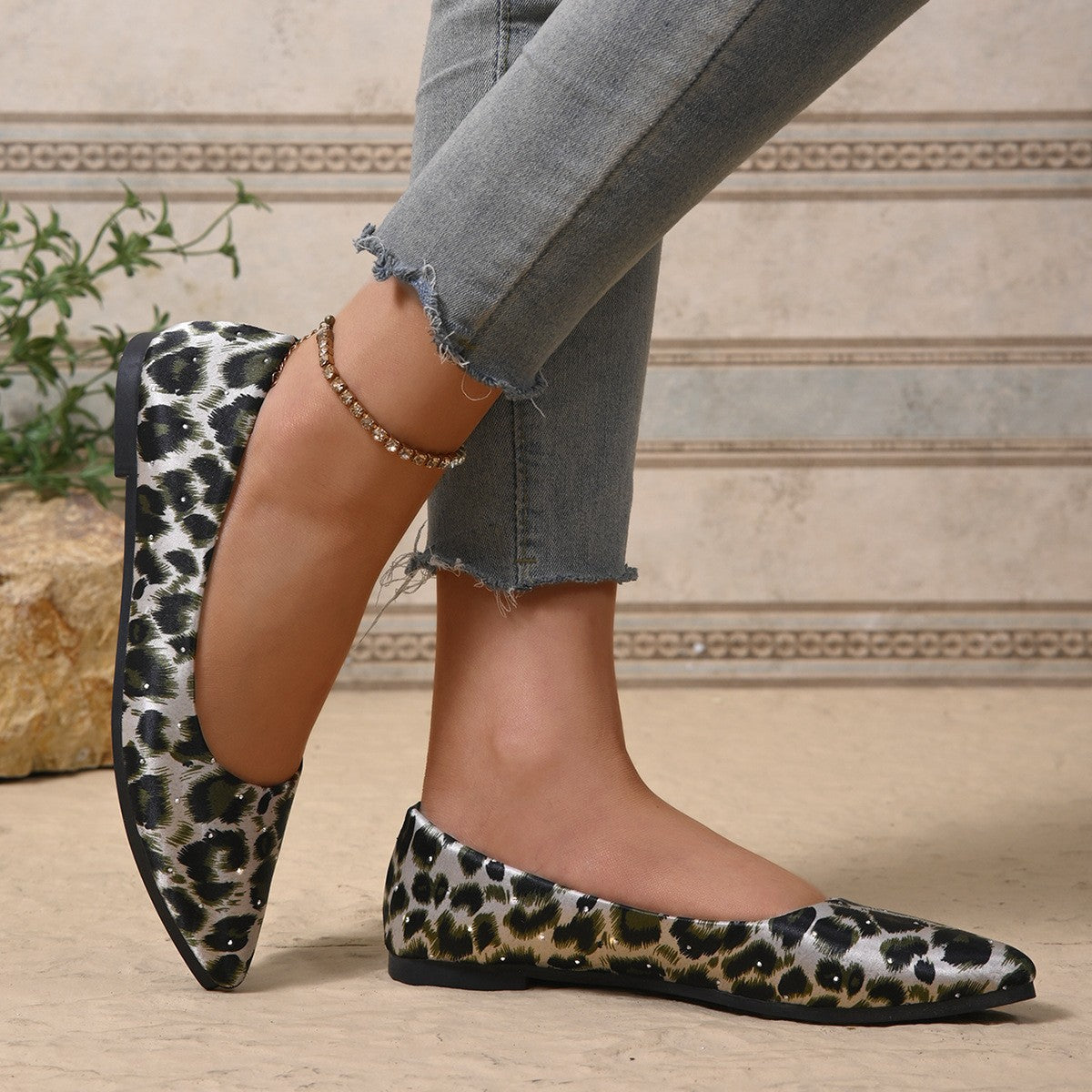 Leopard Shoes 2025 New Women Flats Woman Casual Shoes Pointe Toe Spring Summer Flat Fashion Ladies Shoes Slip-on Big Size