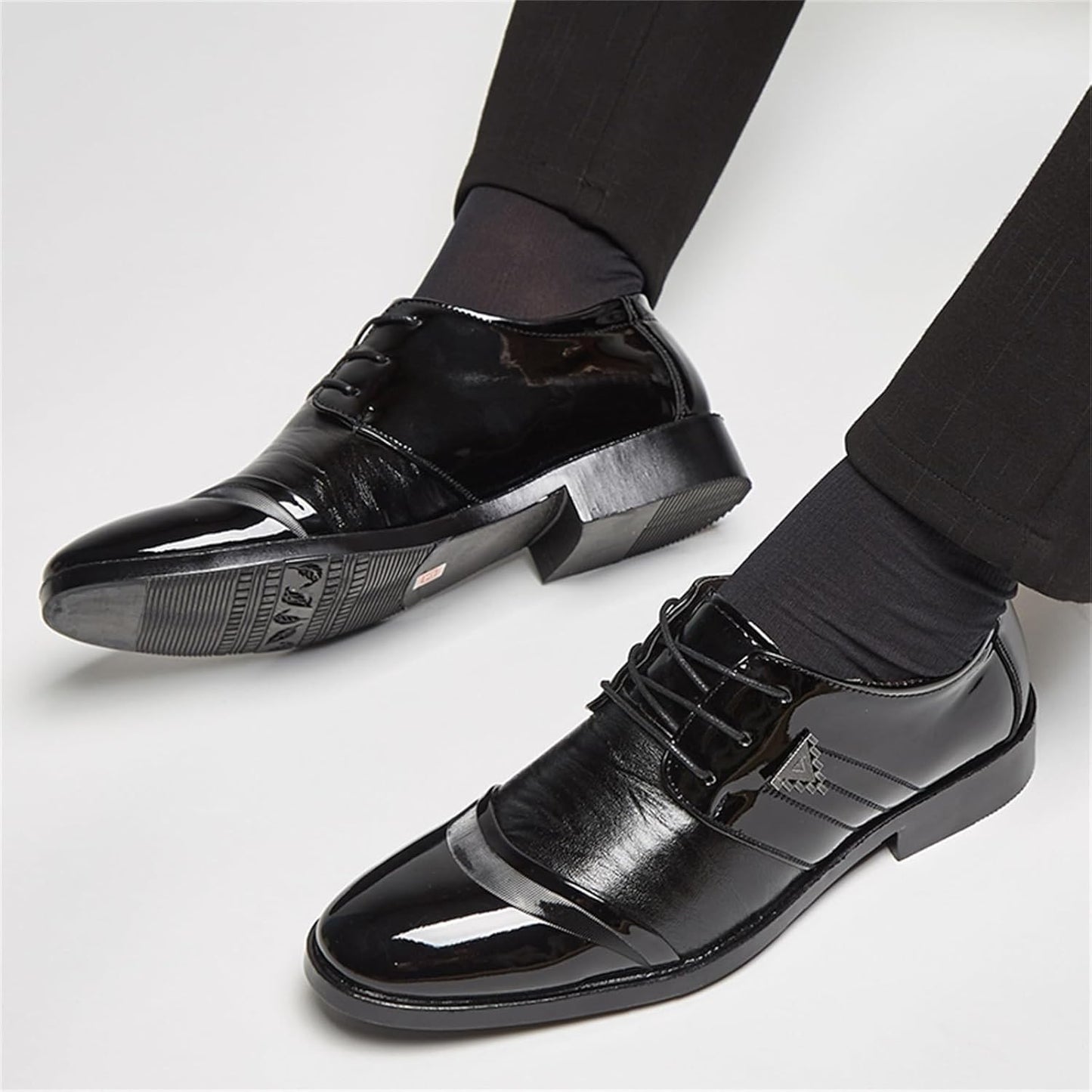 Mens Lace Up Dress Shoes Modern Formal Business Casual Office Suit Tuxedo Patent Leather Oxford Shoes